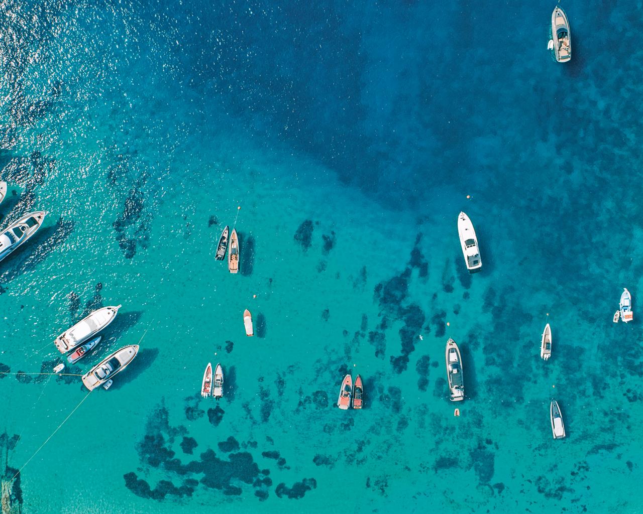 Mykonos Blu Grecotel Boutique Resort, Psaru, Grčka — plaža