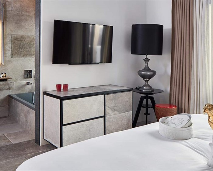 Myconian Avaton, A Member of Design Hotels, Elia, Grčka — Guestroom Pure with Outdoor Jacuzzi Sea View