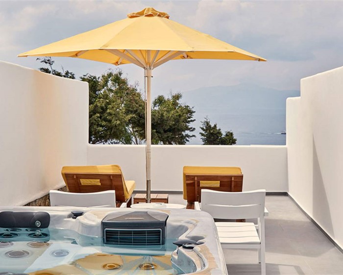 Myconian Korali Relais & Chateaux, Petinaros, Grčka — Double Room Superior PHOS with Outdoor Jacuzzi Sea View