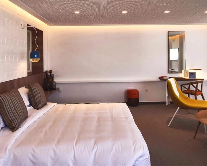Myconian Korali Relais & Chateaux, Petinaros, Grčka — Junior Suite DELOS PREMIUM with Outdoor Jacuzzi & Private Pool Sea View
