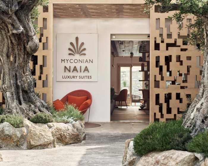 Myconian Naia Adults Only, Petinaros