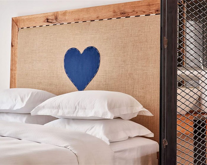 Royal Myconian Resort, Leading Hotels of the World, Elia, Grčka — Guestroom Superior with Outdoor Jacuzzi Sea View