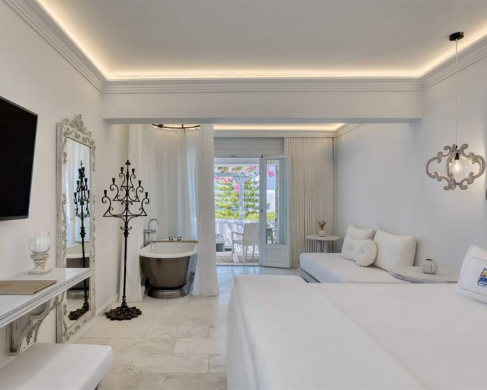Saint John Hotel Villas & Spa, Ornos, Grčka — Suite 2 BedRoom with Outdoor Shared Jetted Tub Suite Garden View