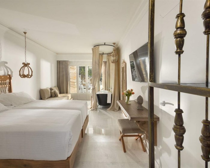Saint John Hotel Villas & Spa, Ornos, Grčka — Suite 3 BedRoom Private Pool Signature Garden View