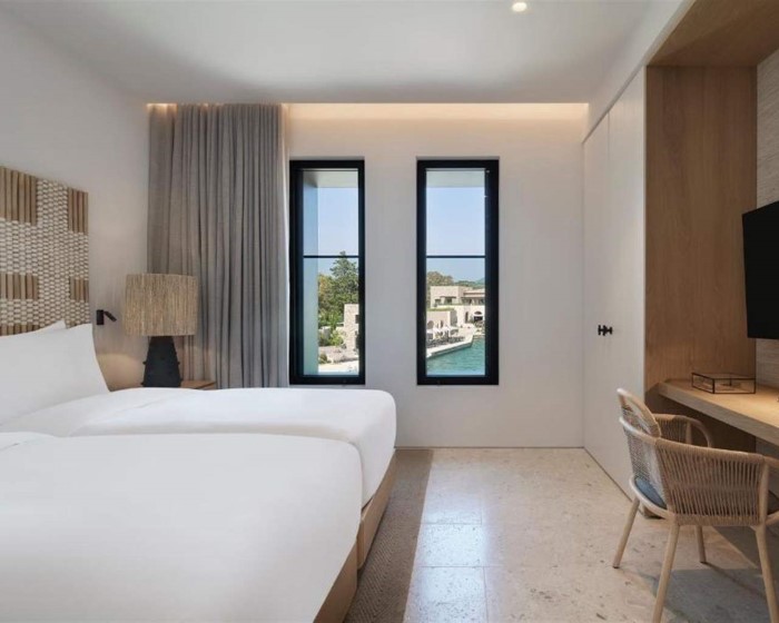 W Costa Navarino Adults Only, Costa Navarino, Pilos, Grčka — Suite 2 BedRoom Escape Agora Bayfront Rooftop