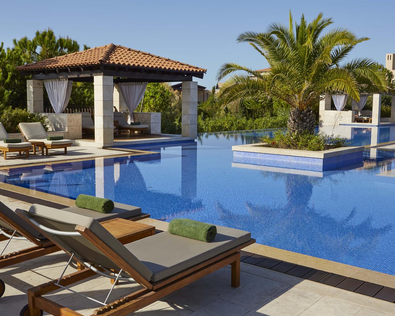The Romanos Resort Costa Navarino, the Luxury Collection, Kosta Navarino, Grčka — bazen