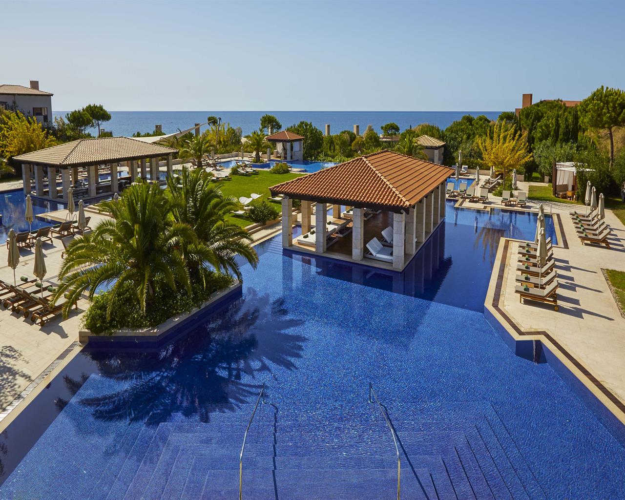 The Romanos Resort Costa Navarino, the Luxury Collection, Kosta Navarino, Grčka — bazen