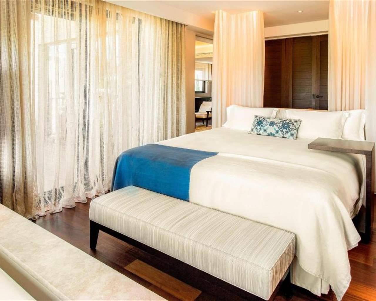 The Romanos Resort Costa Navarino, the Luxury Collection, Kosta Navarino, Grčka — Suite  Grand Infinity 1 Bedroom Garden View