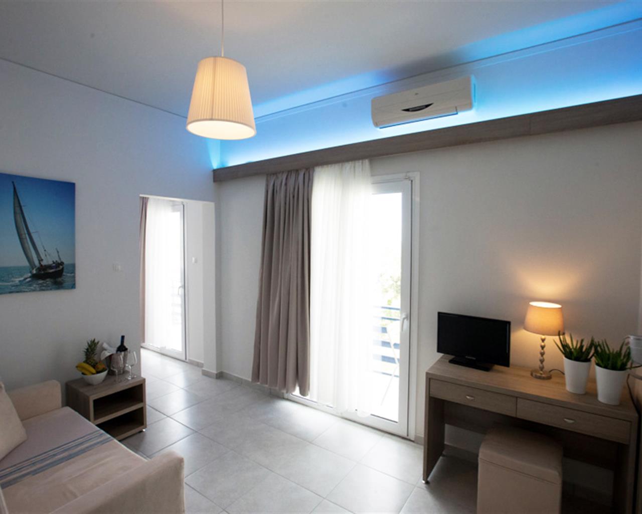 12 Olympian Gods Hotel, Grčka — Family Room Sea View
