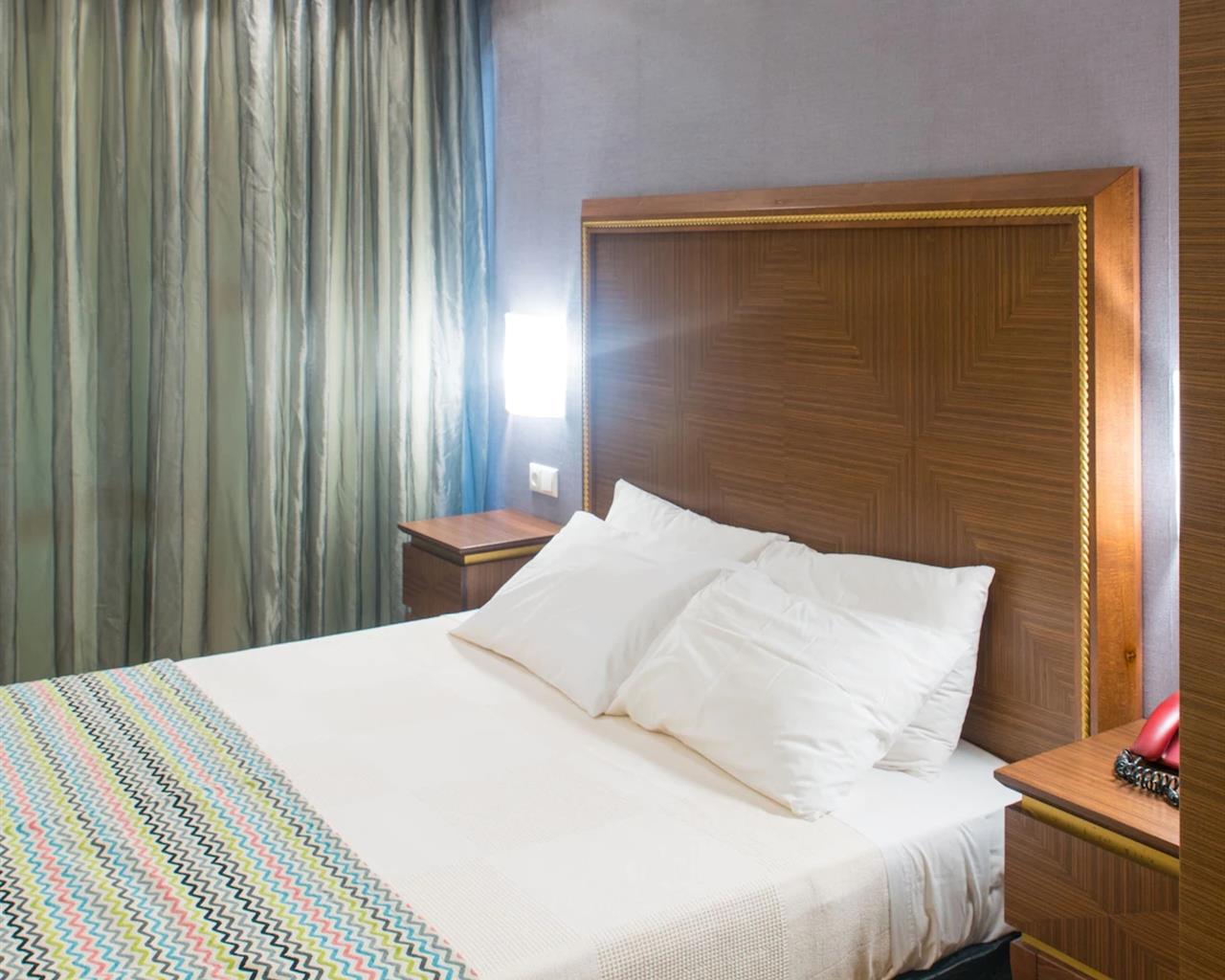 Mediterranean Resort Hotel, Grčka — Single Room Back View