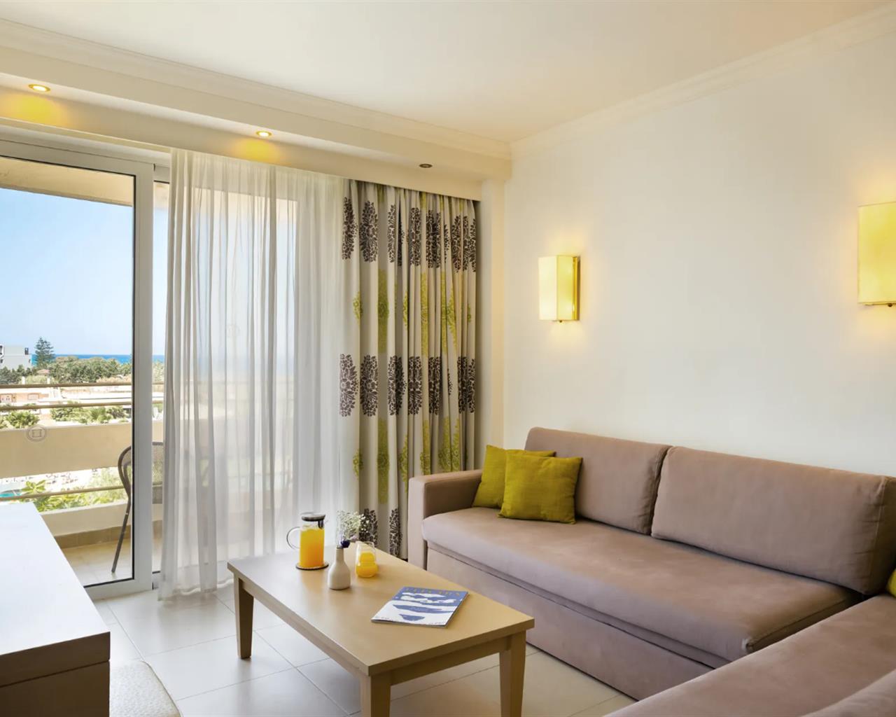 Electra by the Sea, Iksia, Grčka — Junior Suite Annex Garden View