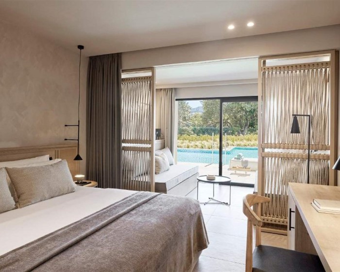 Helea Lifestyle Beach Resort, Koskinu, Grčka — Junior Suite Swim Up Pool View