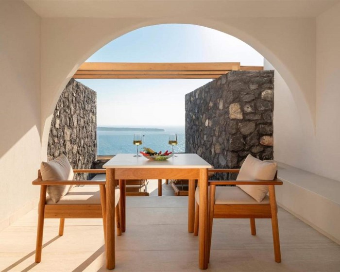 Santo Pure Oia Suites & Villas Adults Only, Oia, Grčka — Junior Suite Honeymoon Sunset with Pool Junior Suite Sea View