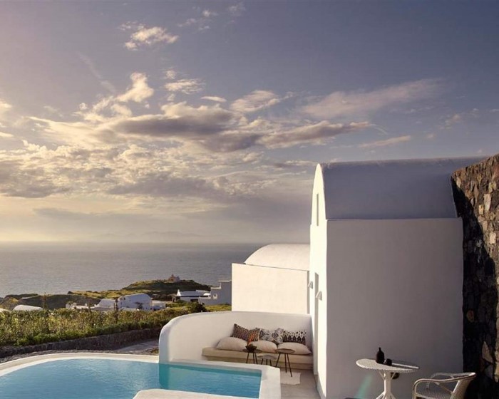 Santo Pure Oia Suites & Villas Adults Only, Oia, Grčka — Suite Sunset with Pool & Jacuzzi Sea View