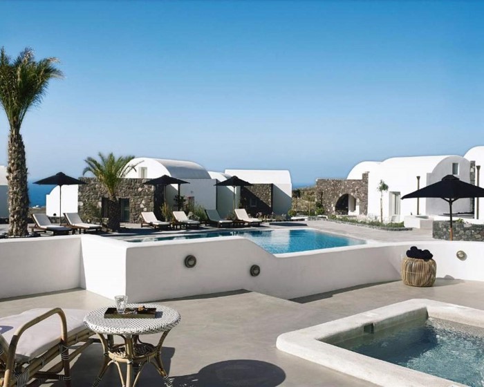 Santo Pure Oia Suites & Villas Adults Only, Oia, Grčka — Suite With Jacuzzi Suite Pool Front