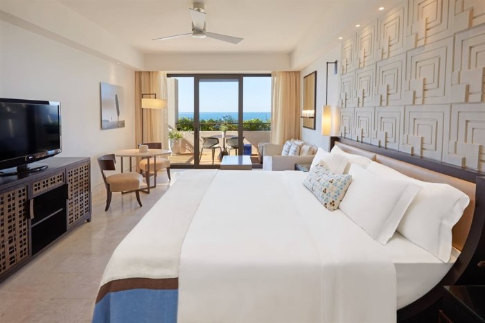 The Romanos Resort Costa Navarino, the Luxury Collection, Kosta Navarino, Grčka — Double Room  Deluxe Premium Sea View