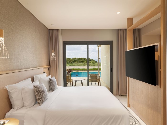 MERAVIA Leonardo Limited Edition Adults Only (16+), Afitos, Grčka — Room Deluxe/Private Pool Garden View