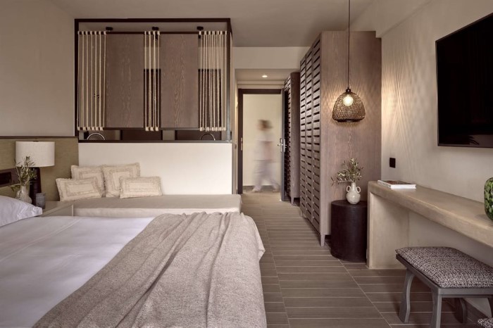 Numo Ierapetra Beach Resort Crete, Curio Collection by Hilton Adults Only (16+), Ierapetra, Grčka — Room Deluxe King Evergreen with Balcony Garden View