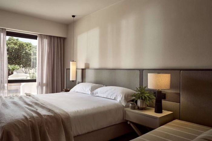 Numo Ierapetra Beach Resort Crete, Curio Collection by Hilton Adults Only (16+), Ierapetra, Grčka — Room Deluxe King Evergreen with Outdoor Living area Garden View