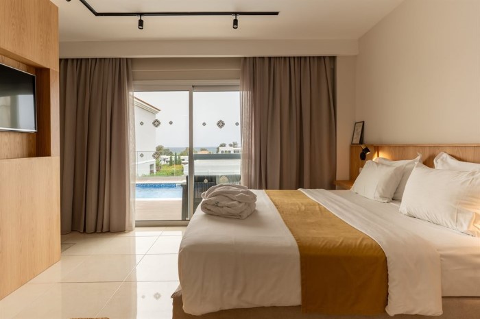 Anemos Luxury Grand Resort, Georgiupolis, Grčka — Family Room 2 BedRoom Sharing Pool