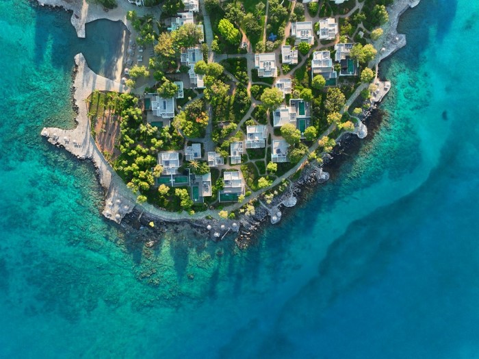 Minos Beach Art Hotel, Agios Nikolaos, Grčka — plaža