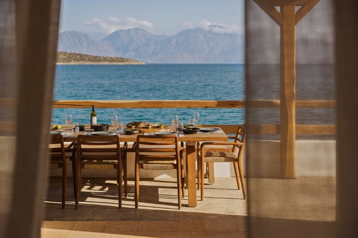 Minos Beach Art Hotel, Agios Nikolaos, Grčka — plaža