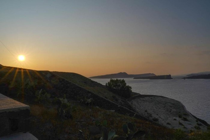 The Noverian Bios Caldera Sunset Suites, Akrotiri, Grčka — smeštajna jedinica