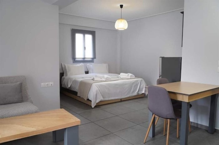 The Noverian Bios Caldera Sunset Suites, Akrotiri, Grčka — Junior Suite For Single Use Sharing Pool Caldera View
