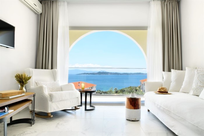 Akrathos Beach Hotel, Uranopolis, Grčka — Suite  Loft Panoramic Sea View