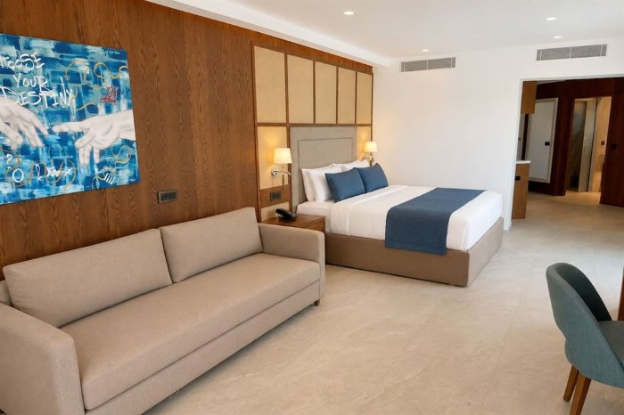 Nana Royal Premium Resort & Spa, Hersonisos, Grčka — Suite Luxury Open Plan/Sharing Pool/Direct Pool Access Sea Front