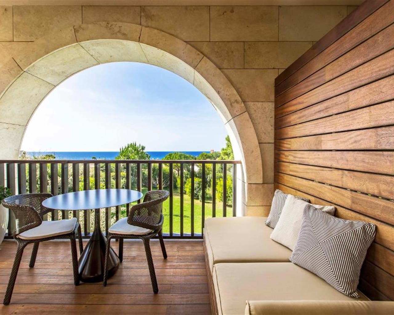 The Romanos Resort Costa Navarino, the Luxury Collection, Kosta Navarino, Grčka — Double Room Deluxe Resort/Partial Sea View