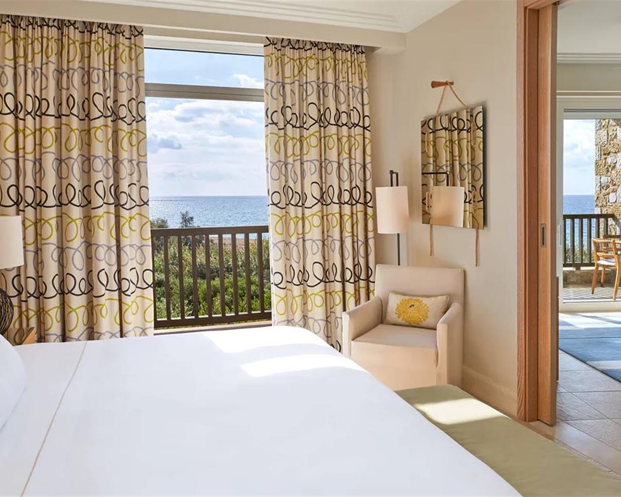 The Westin Resort, Kosta Navarino, Grčka — Suite Premium Sea View