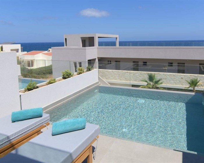 Castello Boutique Suites by the Sea Adults Only, Sisi, Grčka — Suite Individual Pool Ivory Gold Side Sea View