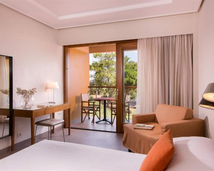 Minos Beach Art Hotel, Agios Nikolaos, Grčka — Suite Main Building Nature Suite