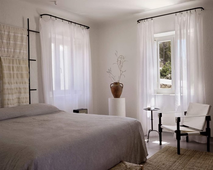 Boheme Hotel Mykonos, a Small Luxury Hotel of the World, Petinaros, Grčka — Suite Grand Bohemian Sunset & Sea View with Heated Plunge Pool
