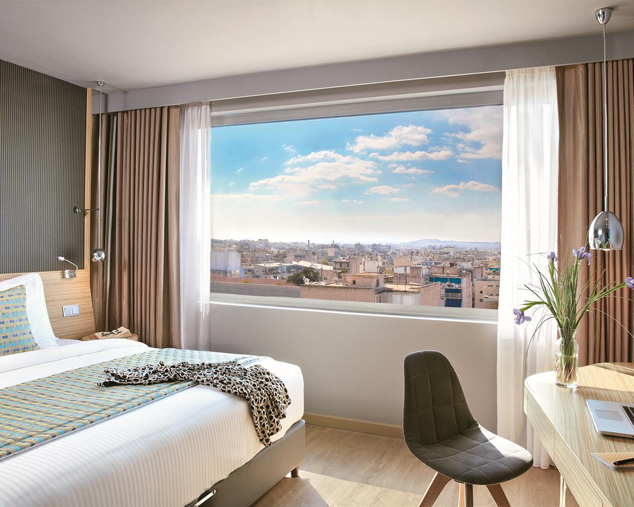 Zeus Wyndham Grand Athens, Monastiraki, Grčka — Double Room Executive /Twin City View