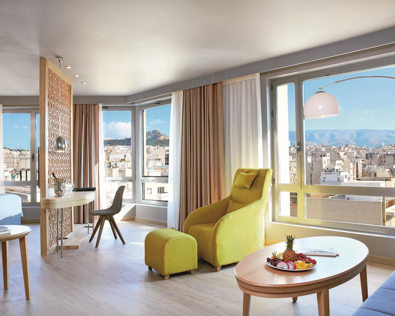 Zeus Wyndham Grand Athens, Monastiraki, Grčka — Junior Suite City View